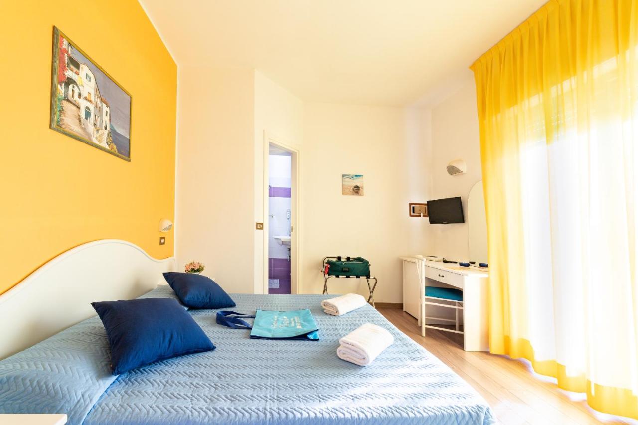 Hotel Tivoli Misano Adriatico Buitenkant foto