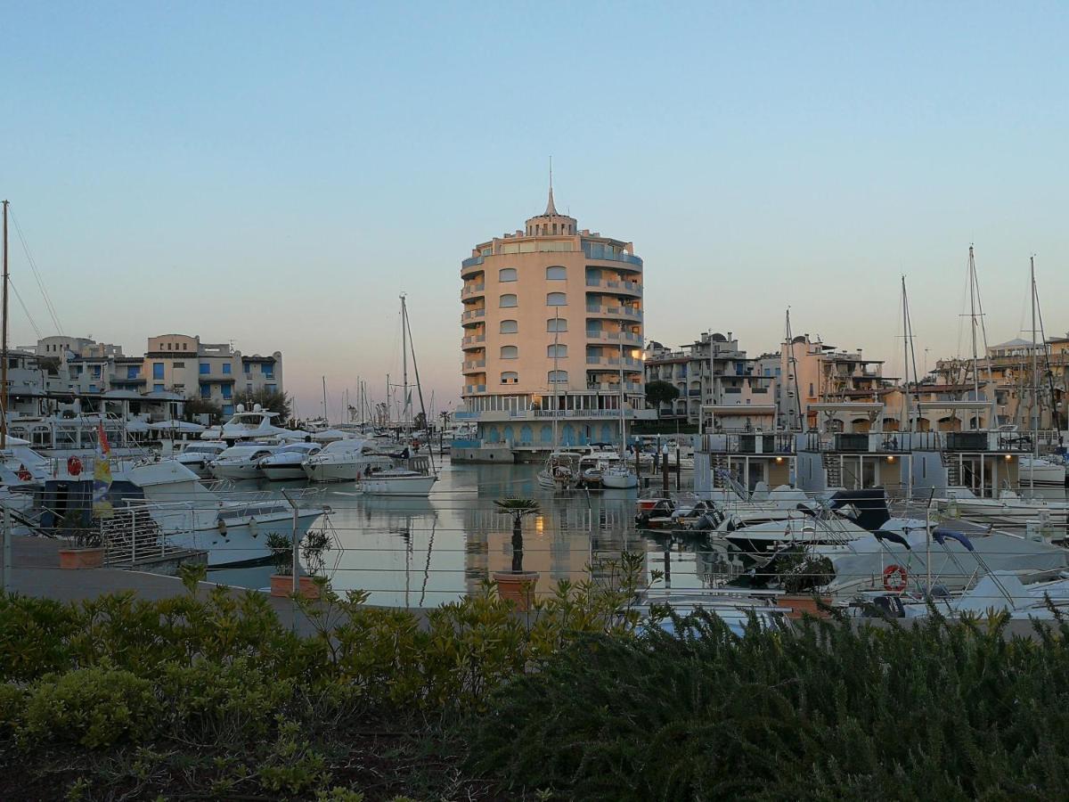 Hotel Tivoli Misano Adriatico Buitenkant foto